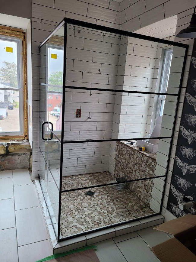 Custom Glass Installer in Dubuque, Iowa